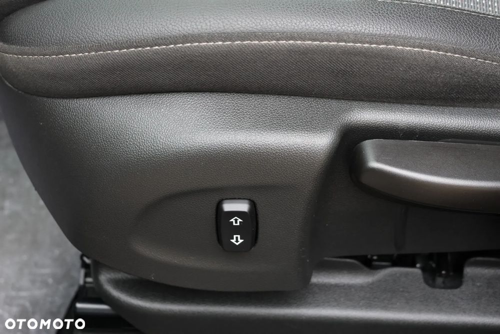 Opel Crossland X 1.2 T Design Line S&S - 17