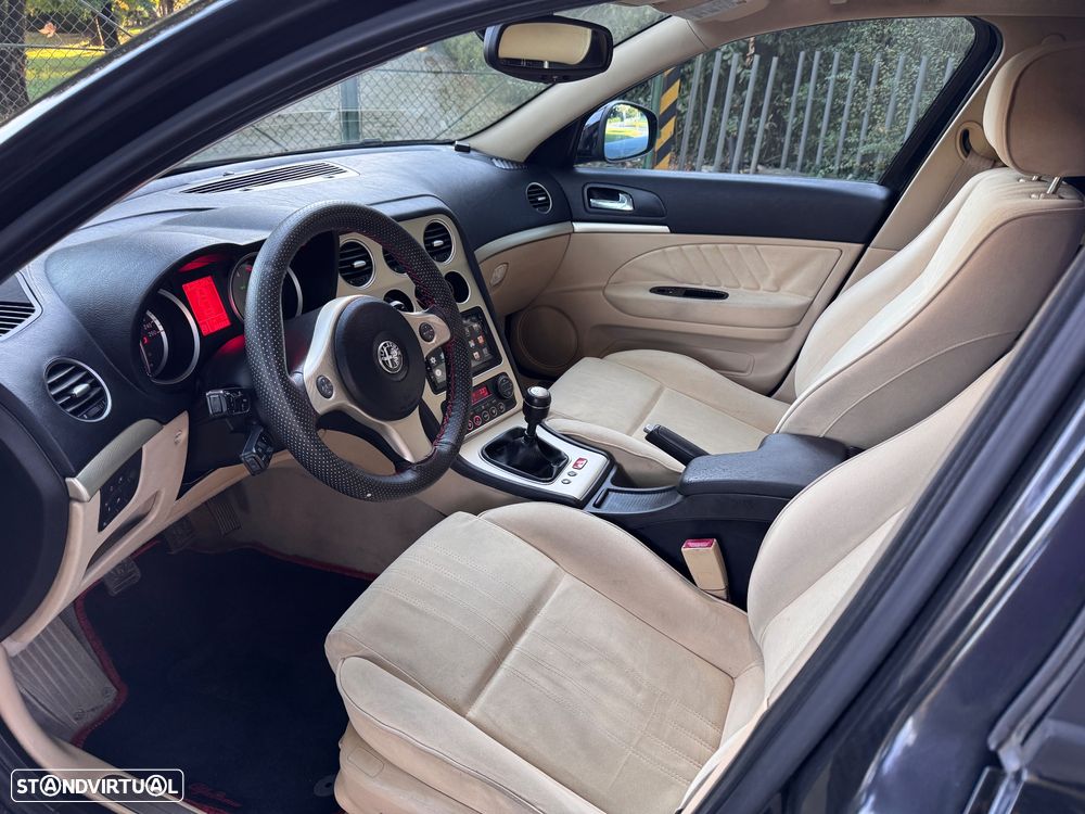 Alfa Romeo 159 Sportwagon 1.9 JTDm 16V Sportiva - 19