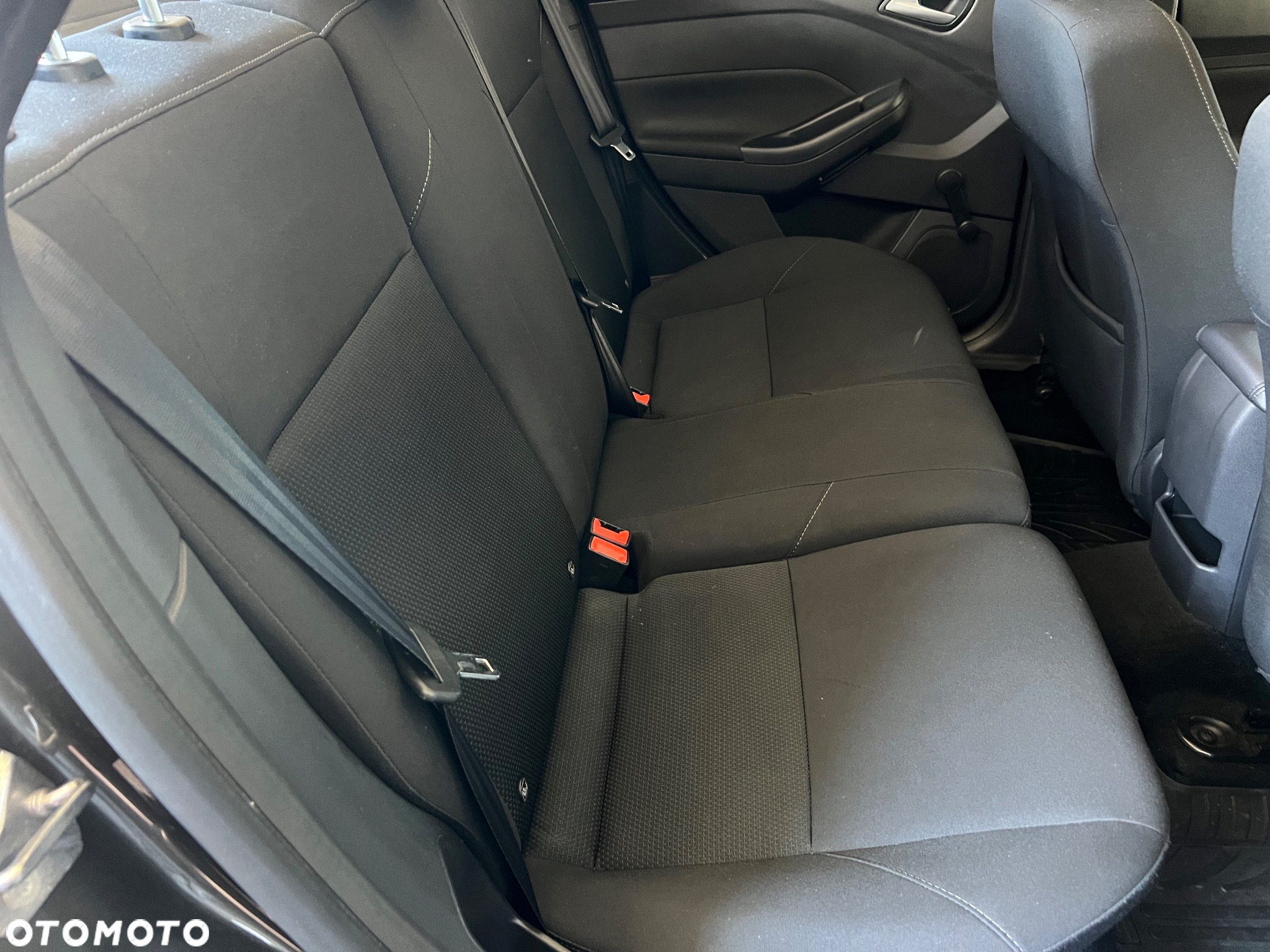 Ford Focus 1.6 Trend - 8