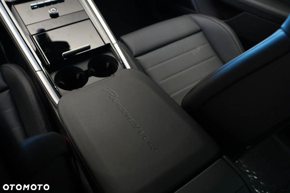 Porsche Panamera 4 - 24