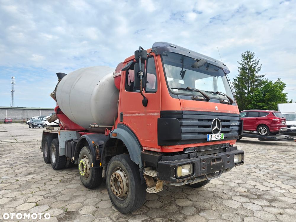 Mercedes-Benz SK 3334 - 3