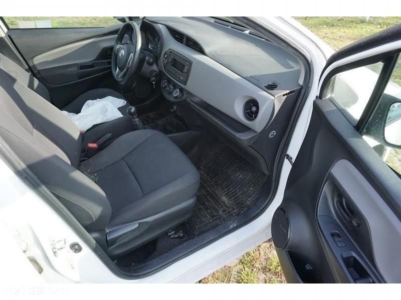 Toyota Yaris - 33