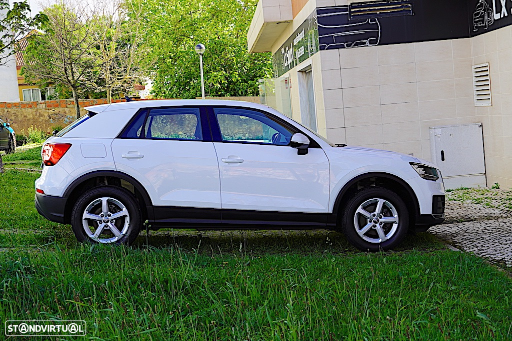 Audi Q2 30 TDI - 10