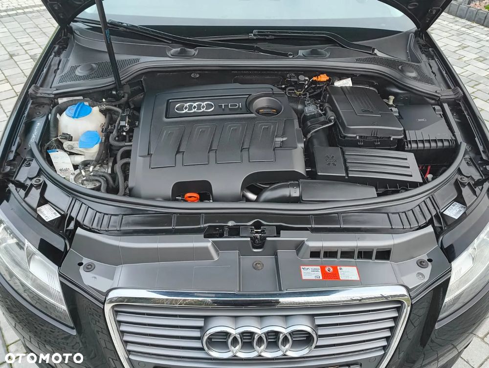 Audi A3 Sportback 1.6 TDI DPF Ambiente - 16