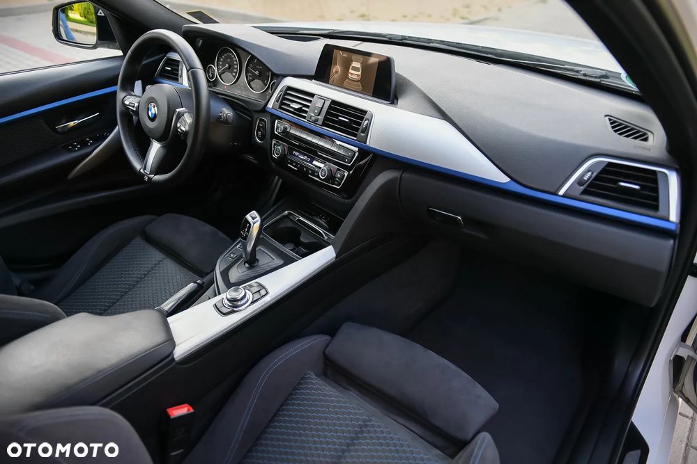 BMW Seria 3 320d M Sport - 33