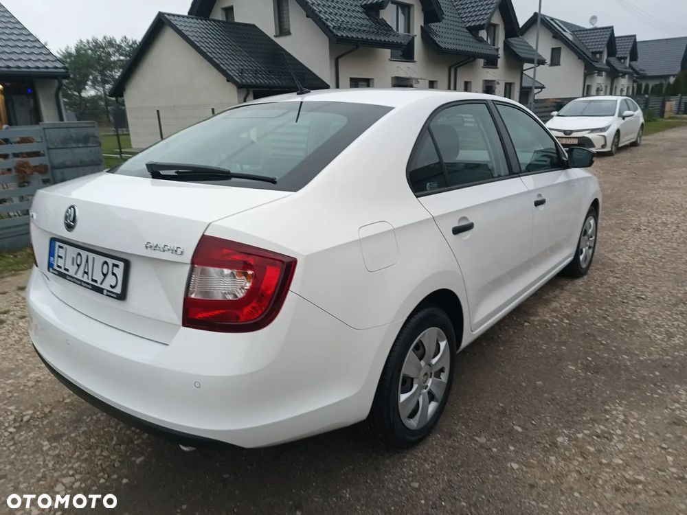Skoda RAPID 1.0 TSI Active - 11