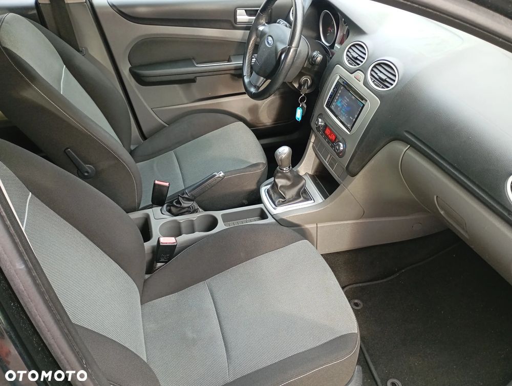 Ford Focus Turnier 1.6 16V Ambiente - 34