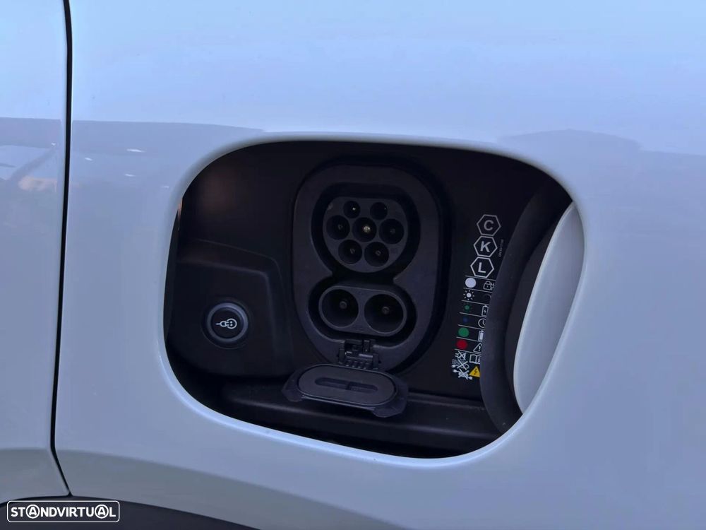 Porsche Macan 2025 photo 4