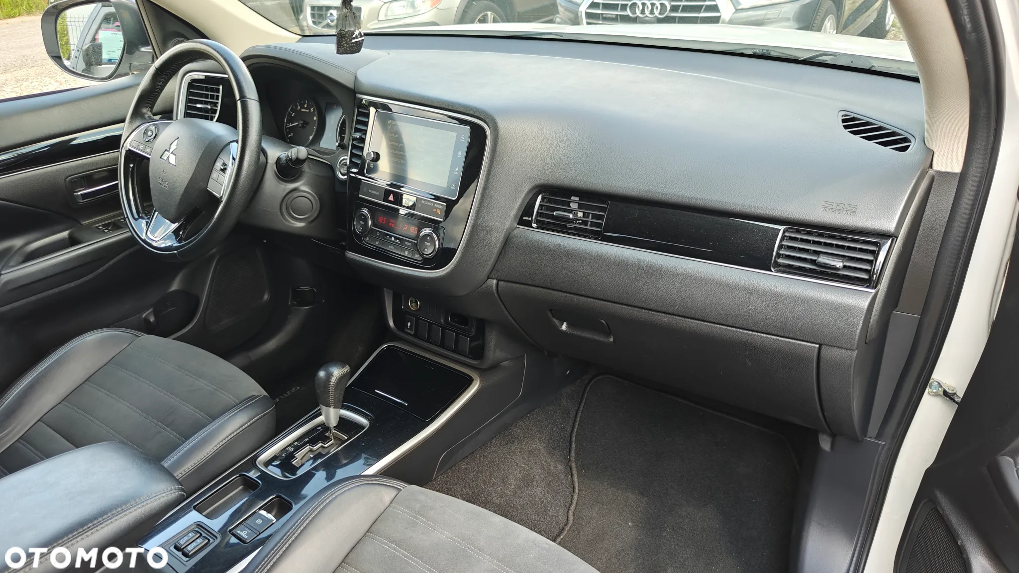 Mitsubishi Outlander 2.4 4WD CVT Instyle - 12