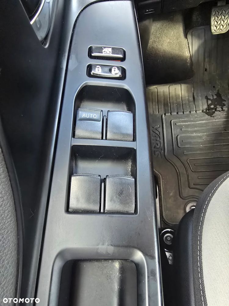 Toyota Yaris 1.33 Selection Vibe - 25
