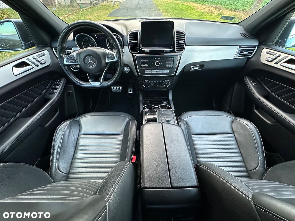 Mercedes-Benz GLE - 12