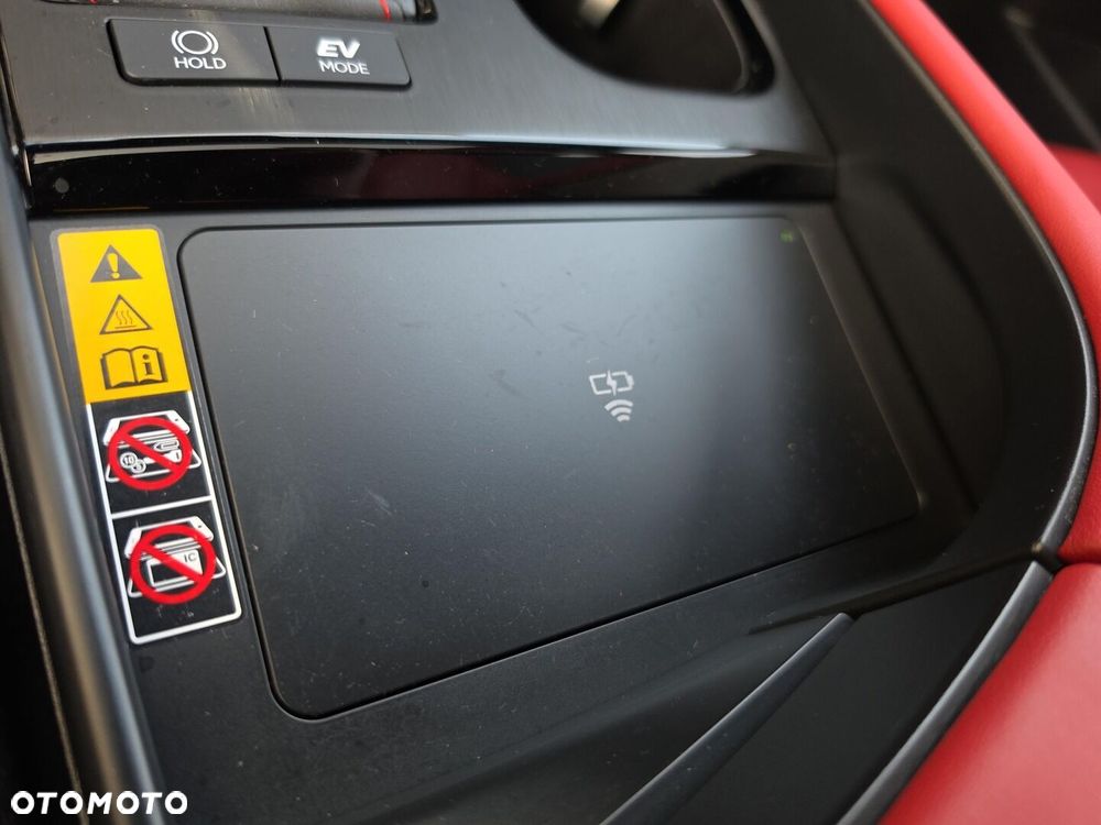 Lexus ES 300h F Sport Edition - 24