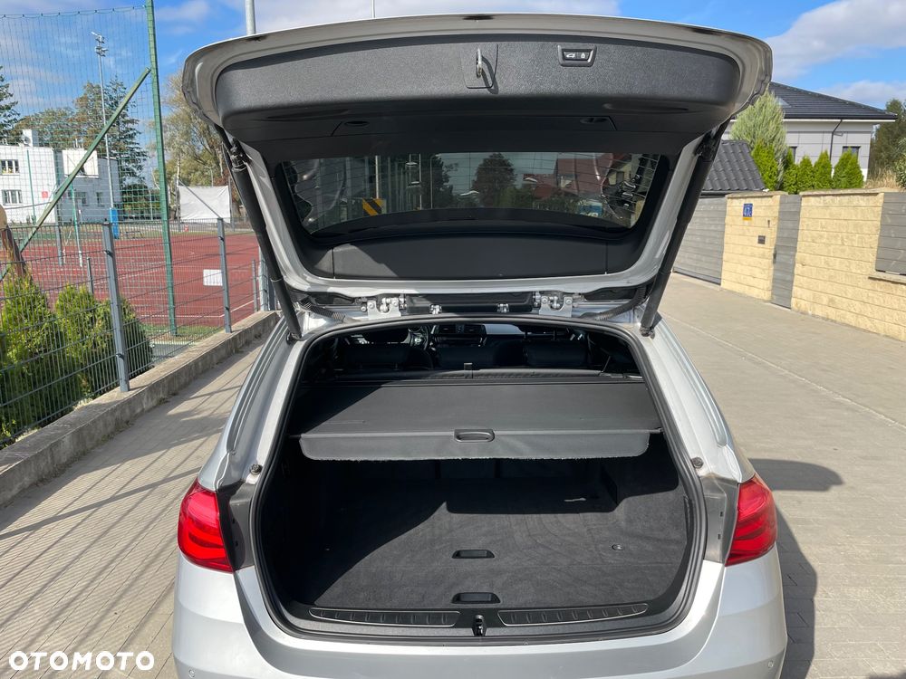 BMW Seria 3 318d M Sport Shadow - 8