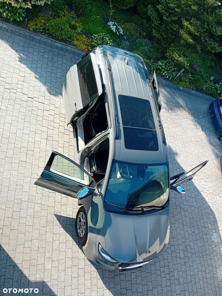 Chrysler Pacifica - 17