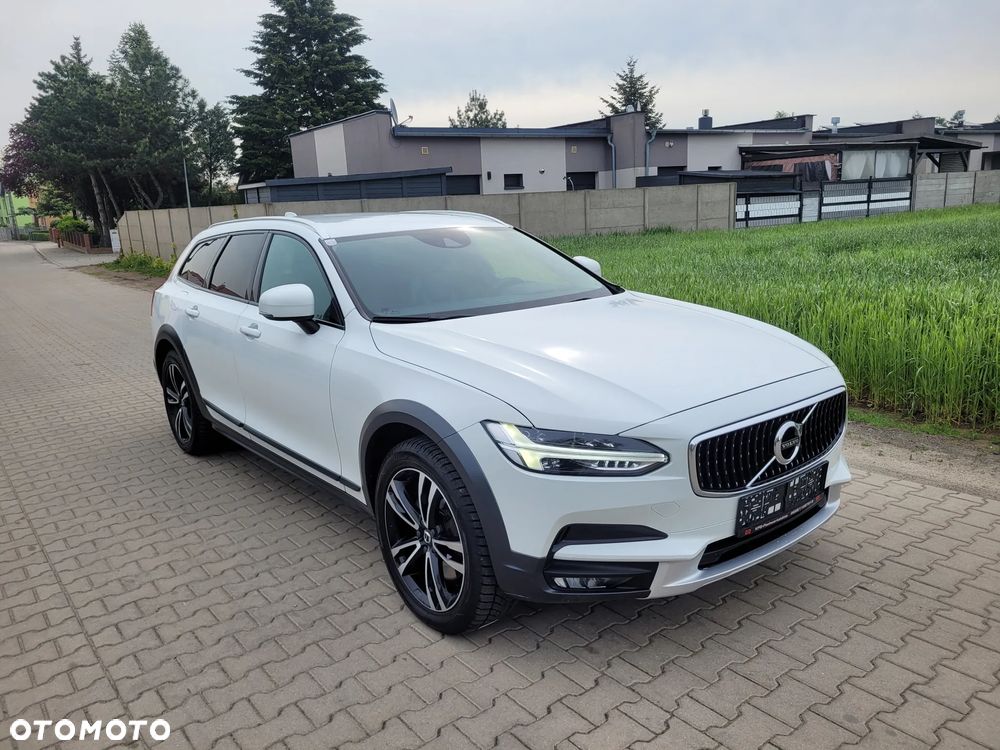 Volvo V90 Cross Country - 3