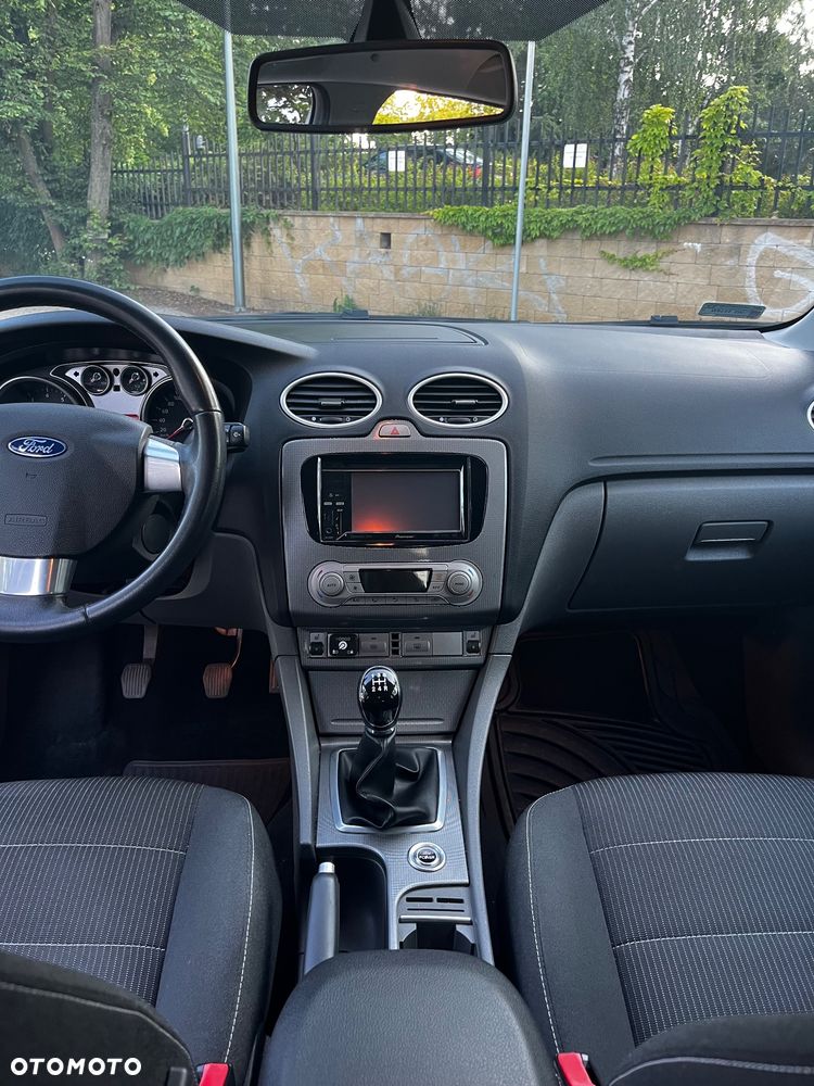 Ford Focus 1.6 16V Ambiente - 8
