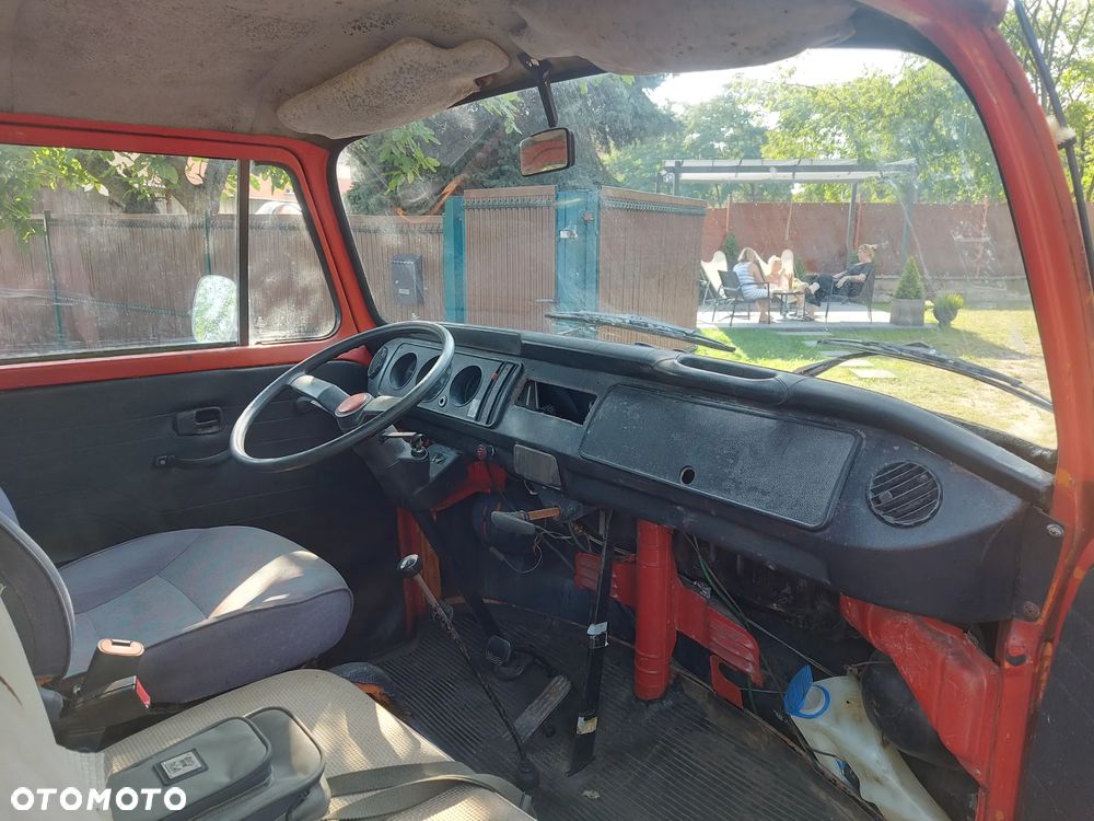Volkswagen Transporter - 23