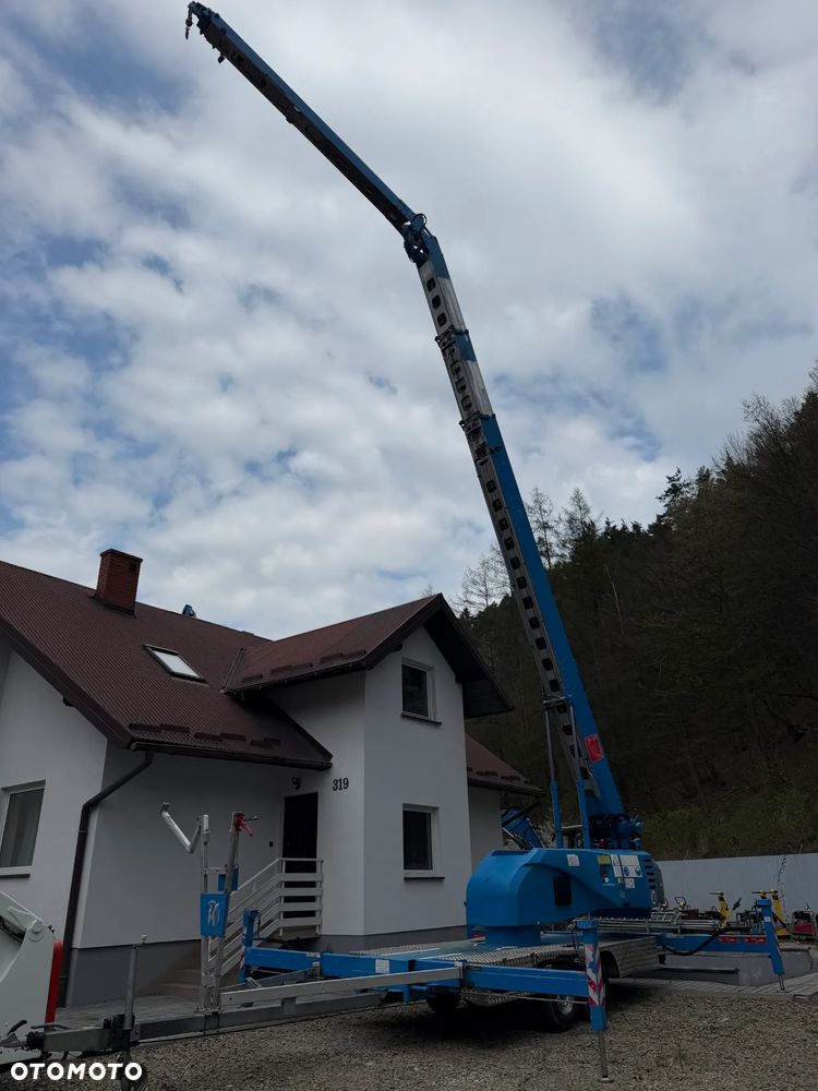 KLAAS 21/31TSP Dźwig Dekarski żuraw zwyżka podnośnik 31m. udźwig 1800kg max. Silnik Yanmar 3cyl. Dźwig Sterowany całkowicie zdalnie z pilota. Do 3,5 tony Transportowanie samochodem osobowym! Podwieszana oś Hydr. Własny Napęd Hydr. na 2 koła w terenie. Maszyna jak Nowa 2,5 tyś mtg. 2013r. Po serwisach Dekra BMWT. Sprowadzona z Norwegii. Nie różni się od nowej z salonu. Pełna Hydraulika w maszynie. Najbogatsza wersja. OKAZJA 230volt. Zero zużycia! - 36