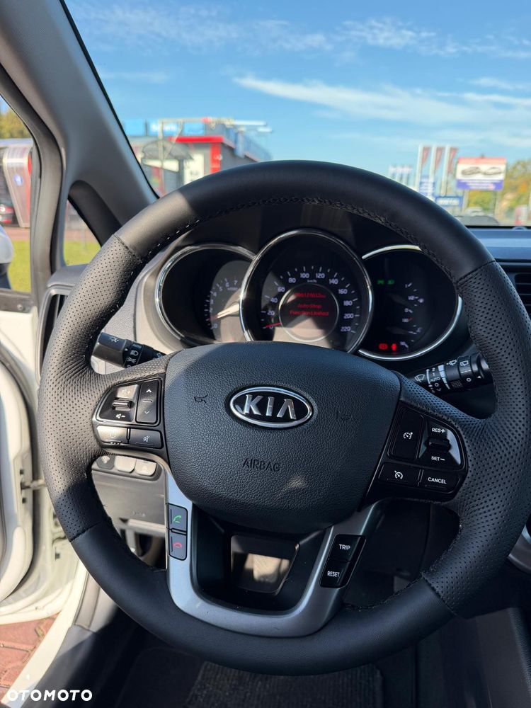 Kia Rio - 17