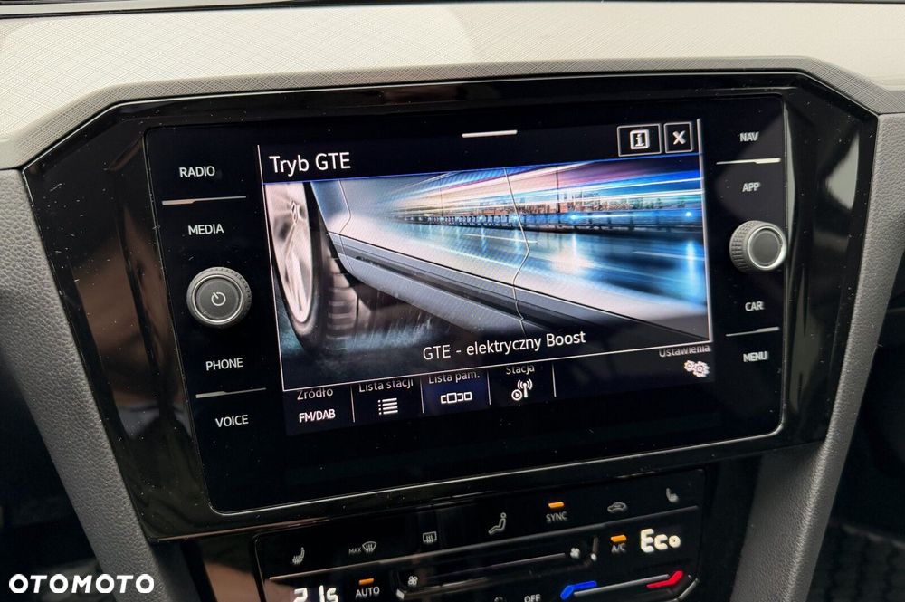 Volkswagen Passat - 36