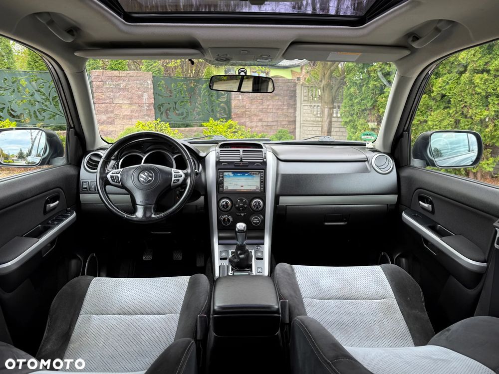 Suzuki Grand Vitara 2.0 De luxe - 11
