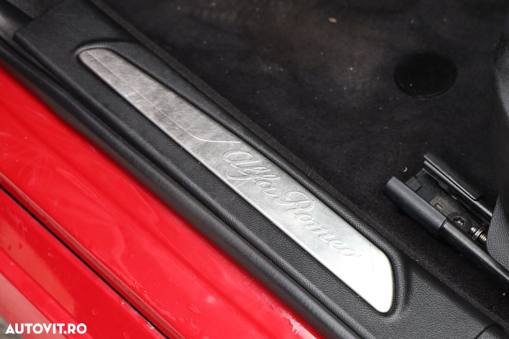 Alfa Romeo Giulia 2.2 AT8-Q4 Veloce - 17