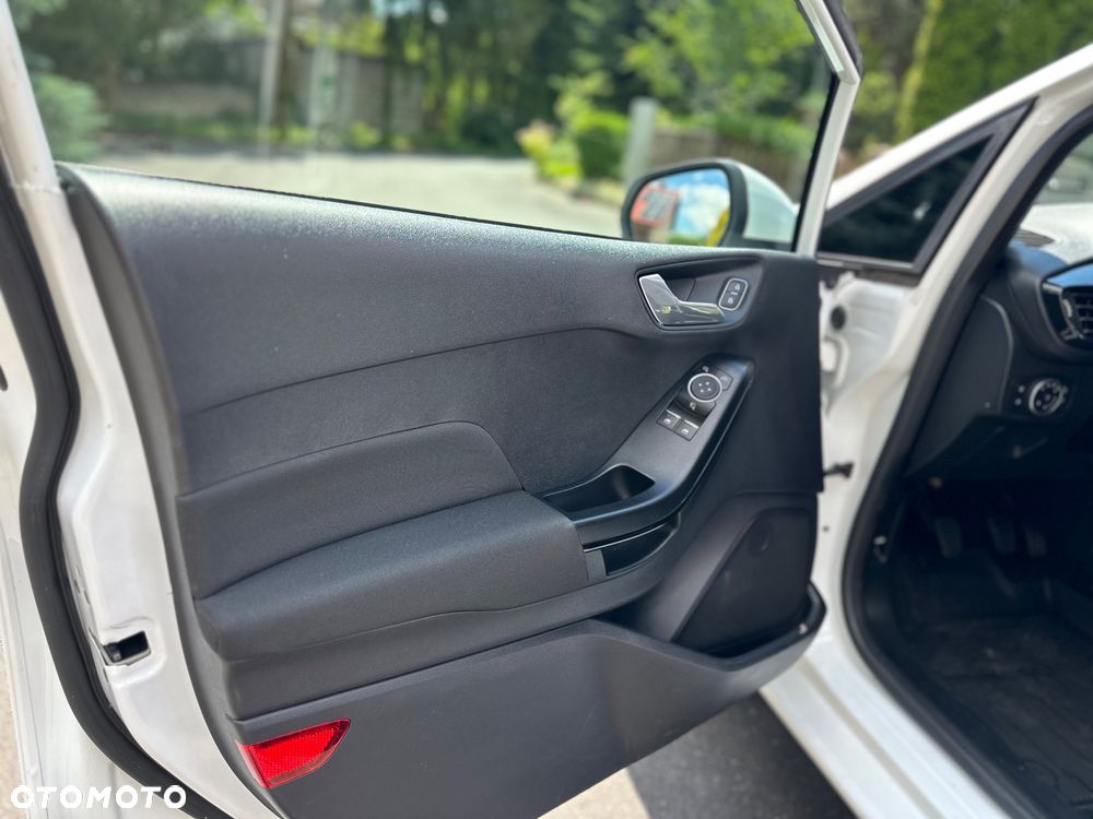 Ford Fiesta - 12