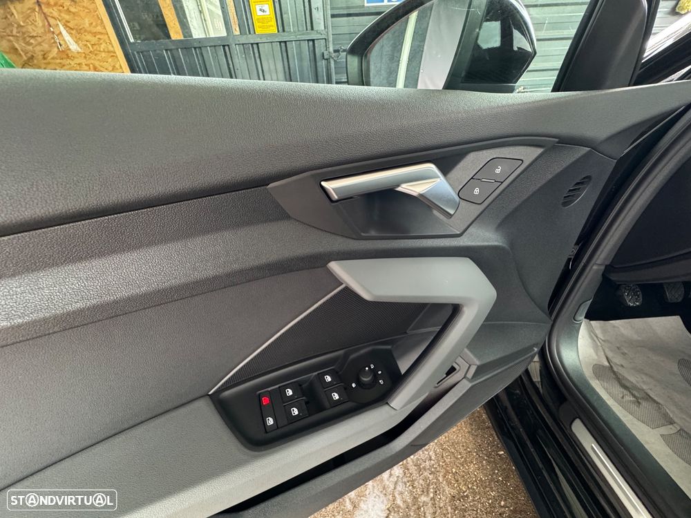 Audi A3 Limousine 30 TFSI S line - 35