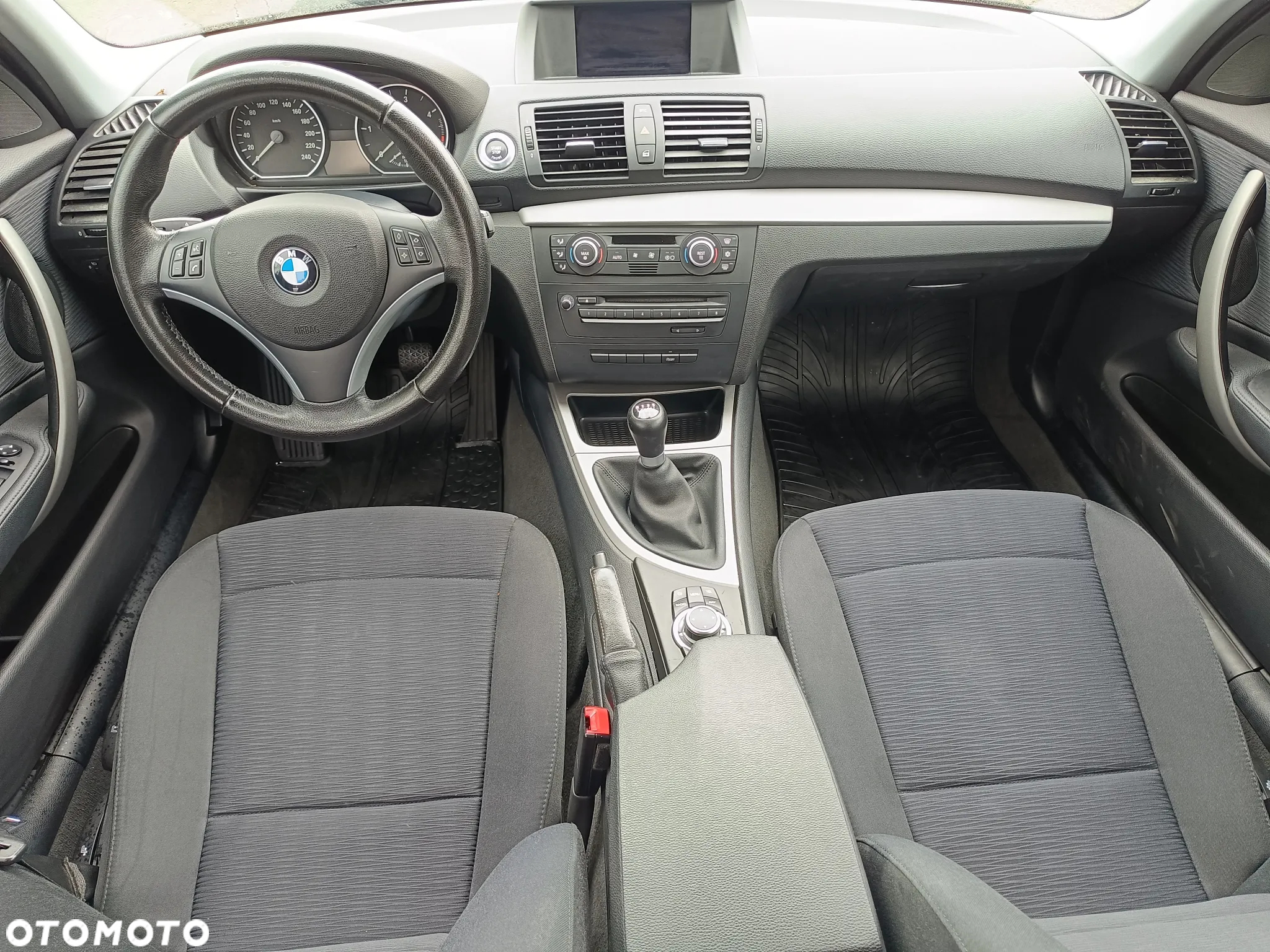 BMW Seria 1 118d Sport Line - 28