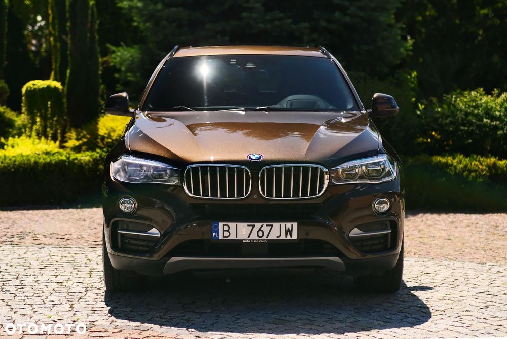 BMW X6 xDrive50i - 8