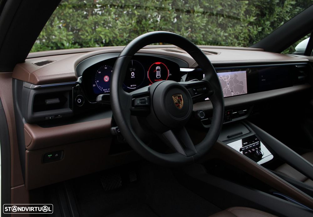Porsche Macan Electric 4 - 38