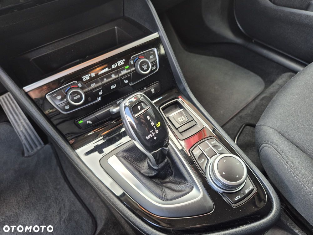 BMW Seria 2 218i Advantage - 18