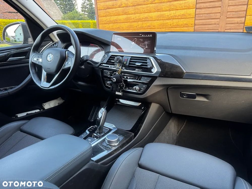 BMW X3 xDrive20d Luxury Line - 26