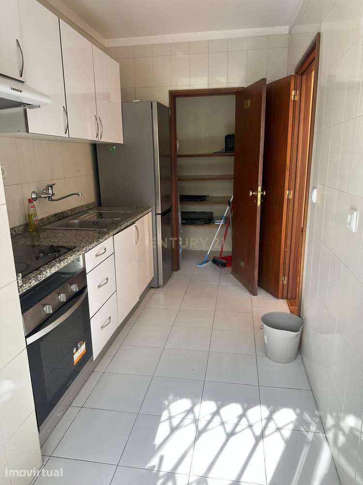 Apartamento t1 para arrendamento com garagem - Grande imagem: 2/12