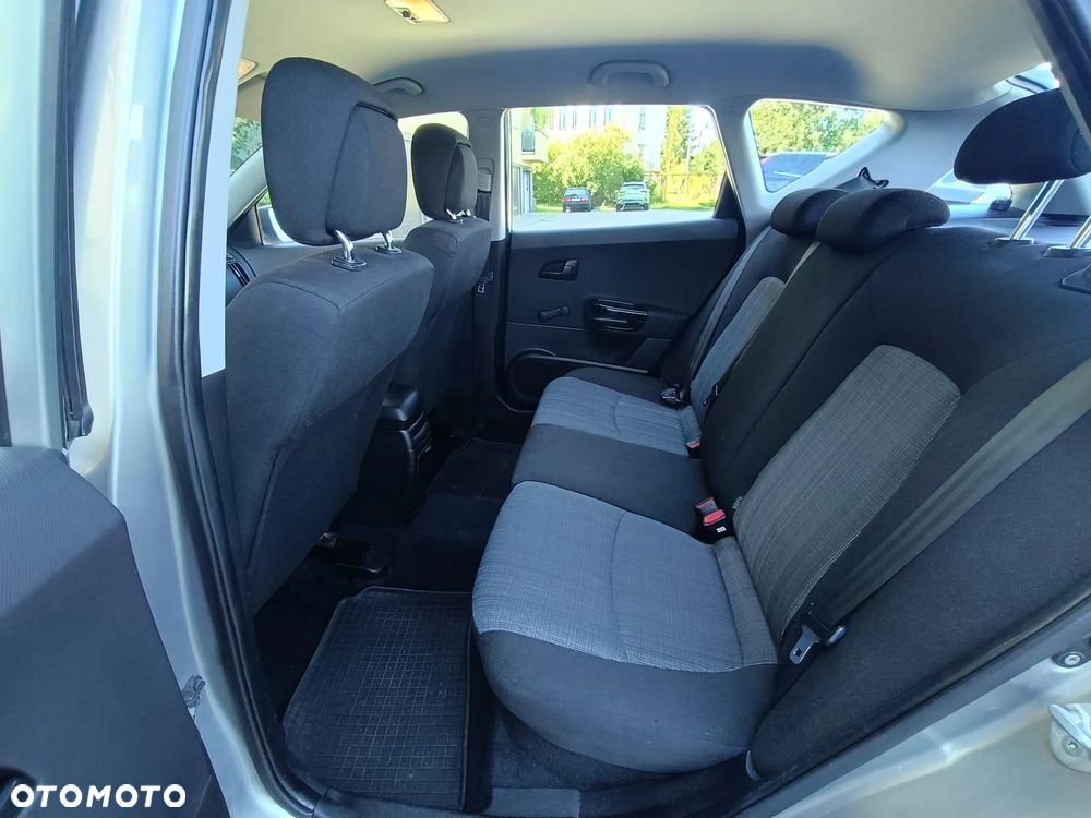 Kia Ceed - 9