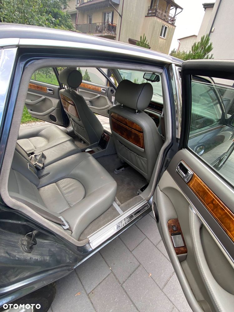 Jaguar Daimler Double Six - 4