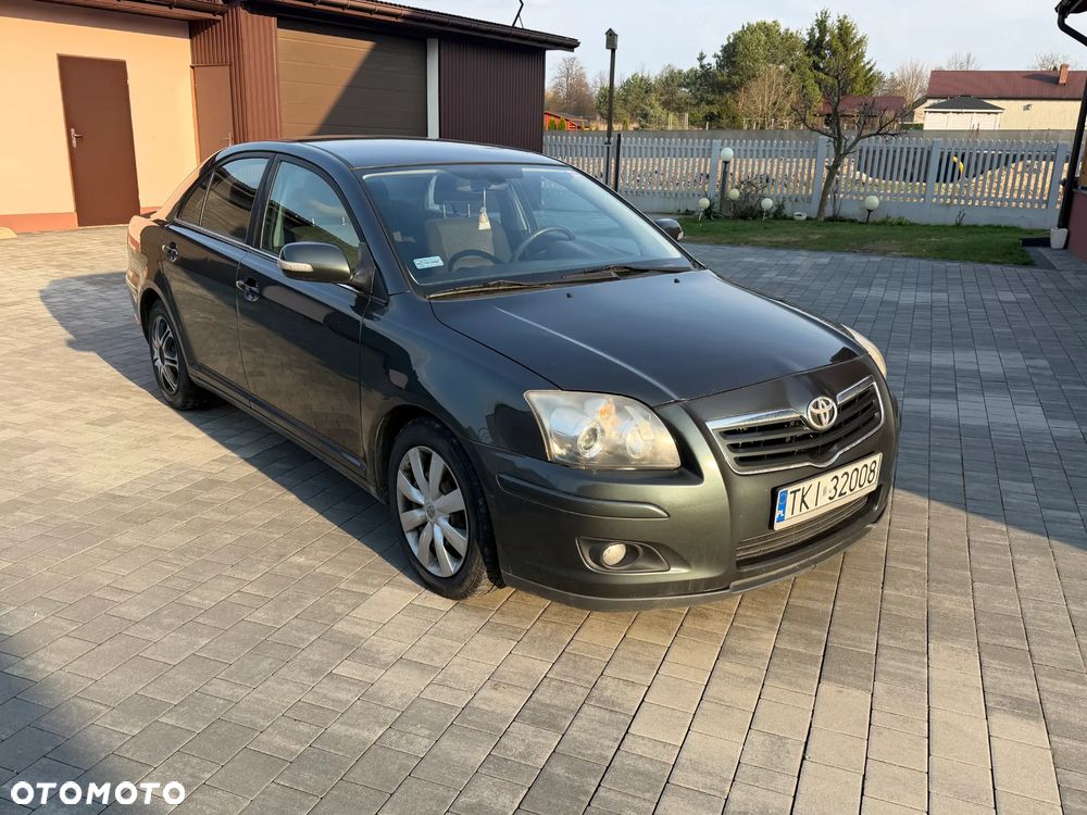 Toyota Avensis 2.0 D-4D - 1