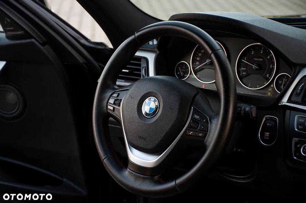 BMW Seria 3 320d M Sport Edition - 17