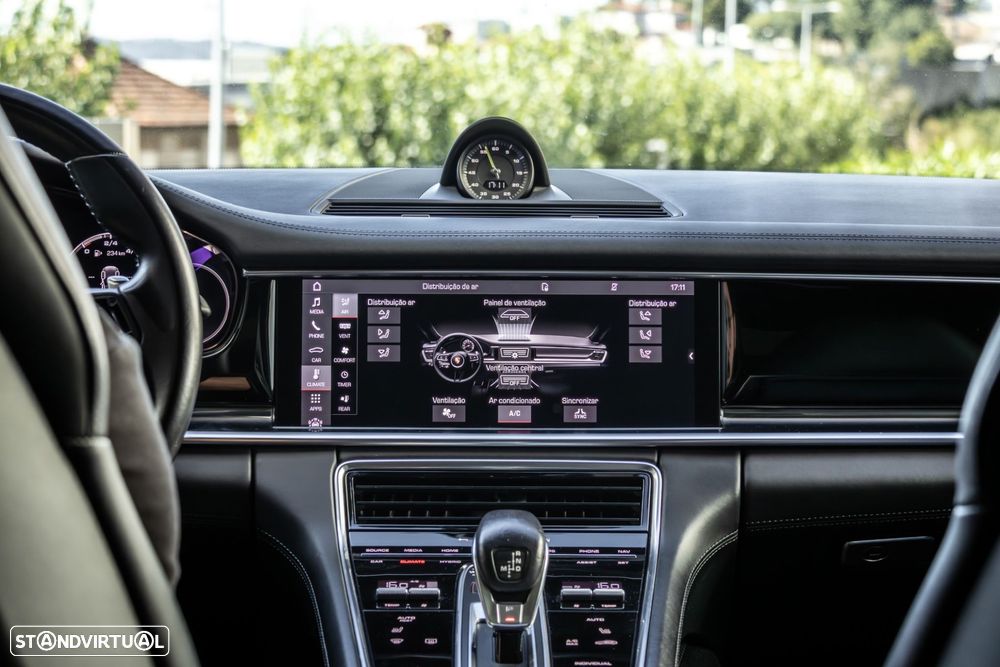 Porsche Panamera - 45