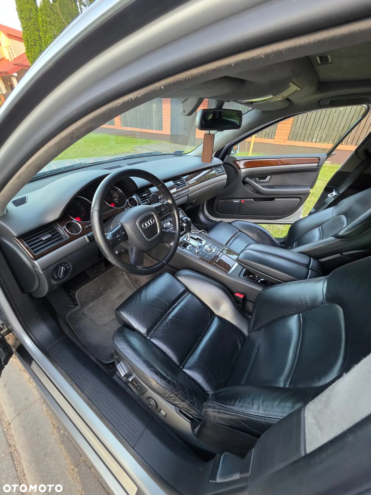 Audi A8 4.2 Quattro - 9