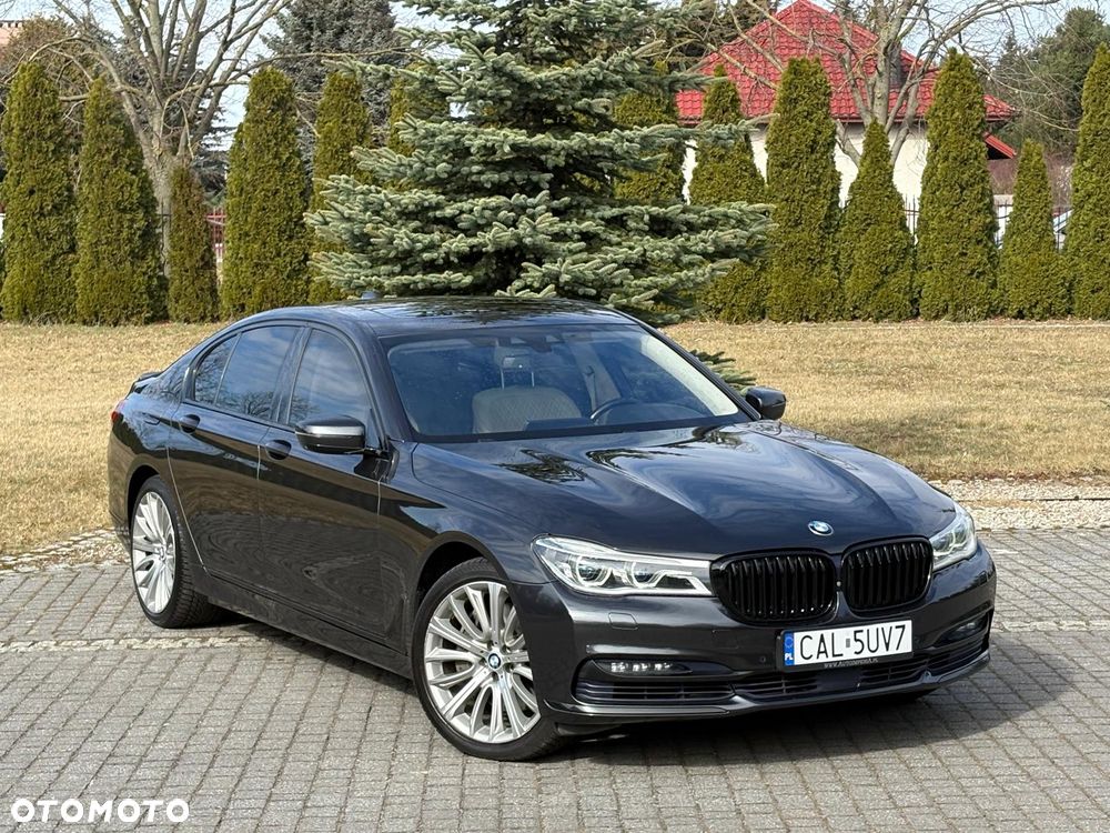 BMW Seria 7 750i - 4