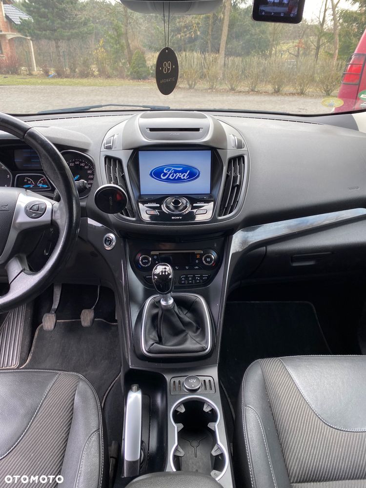 Ford Kuga 2.0 TDCi 2x4 Titanium - 14