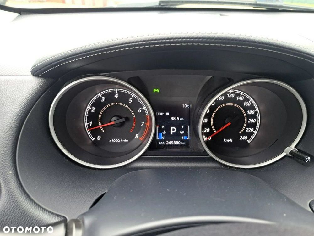 Mitsubishi Outlander - 20