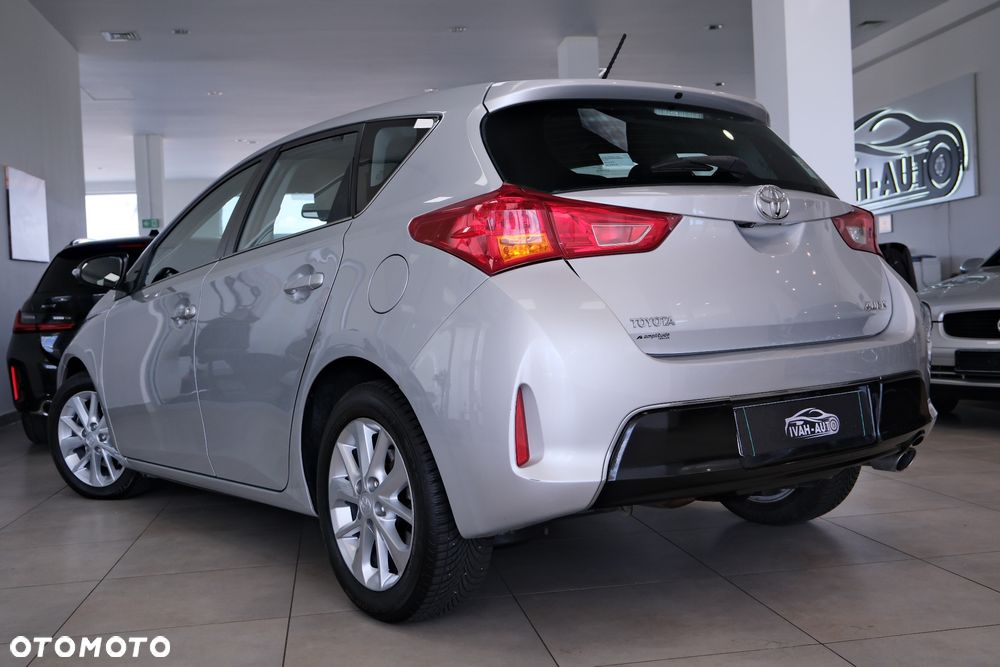 Toyota Auris - 13