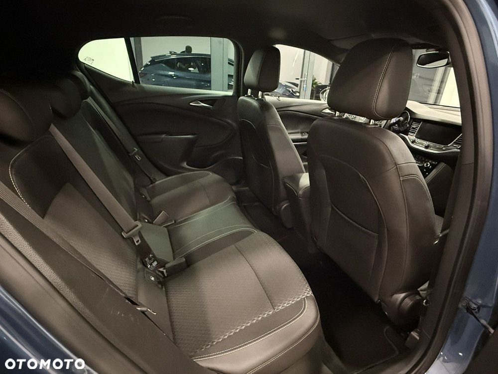 Opel Astra 1.4 Turbo Innovation - 28
