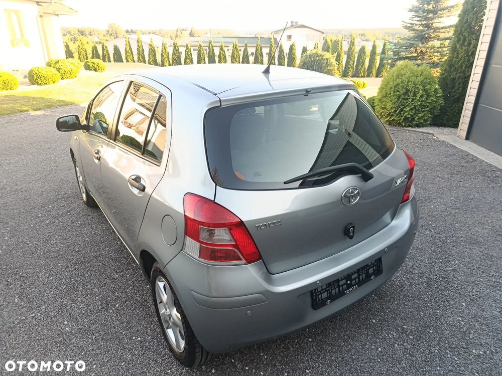 Toyota Yaris - 18