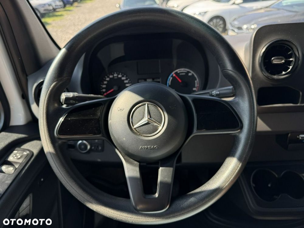 Mercedes-Benz Sprinter - 17