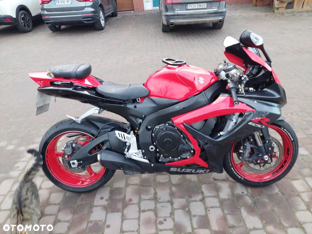 Suzuki GSX-R - 6
