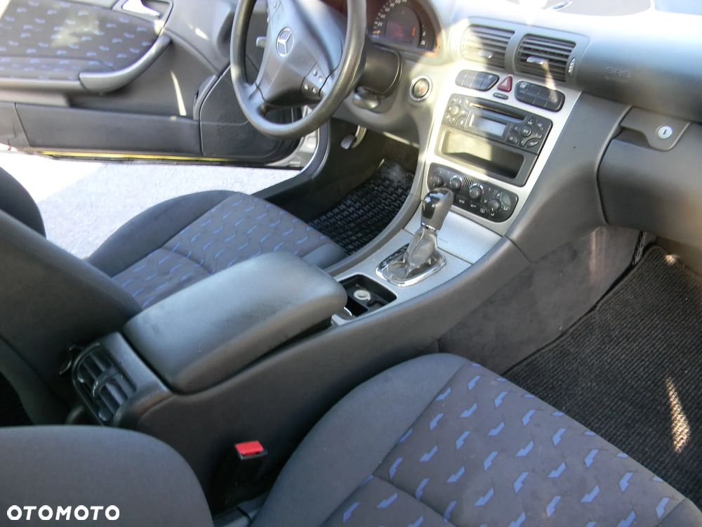 Mercedes-Benz Klasa C 220 CDI Automatik DPF Sport Edition - 15