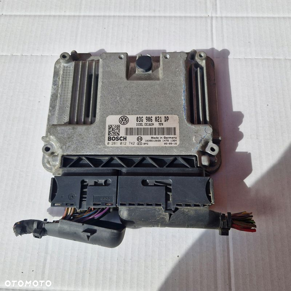 KOMPUTER 03G906021DP VW PASSAT B6 1.9 TDI